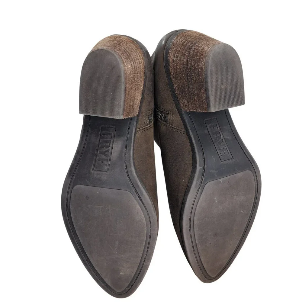 Frye size color